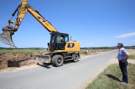 ZAČETEK GRADNJE KOLESARSKE POTI CERKNICA DOLENJE JEZERO 02 FOTO LJUBO VUKELIČ